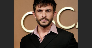 जोनाथन बेलीचे फॅशनचे धडे जे कपड्यांबद्दल नाहीत