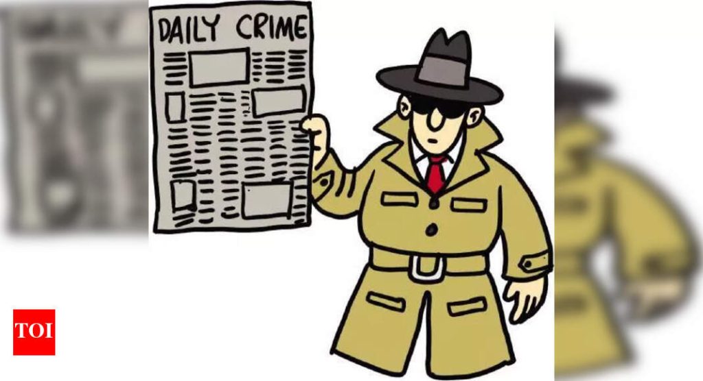 दोघांनी चालकावर तलवारीने हल्ला केला