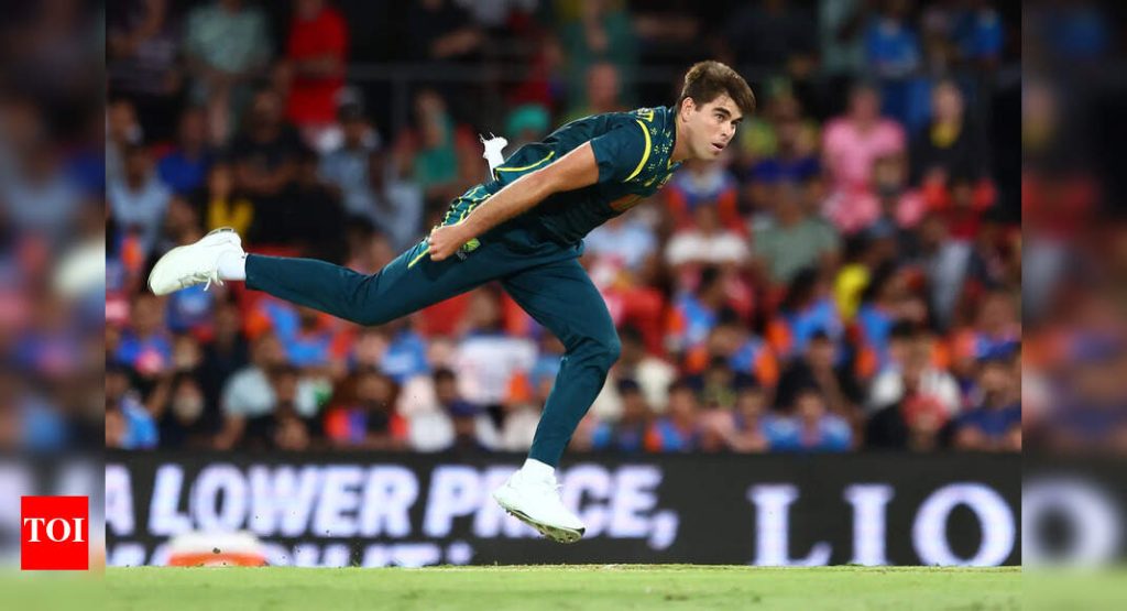 पूल ते खेळपट्टीवर! झेवियर बार्टलेटची कथा — जलतरणपटू बनलेला वेगवान गोलंदाज, अँडी बिचेलचा विद्यार्थी आणि विराट कोहलीचा विजेता | क्रिकेट बातम्या