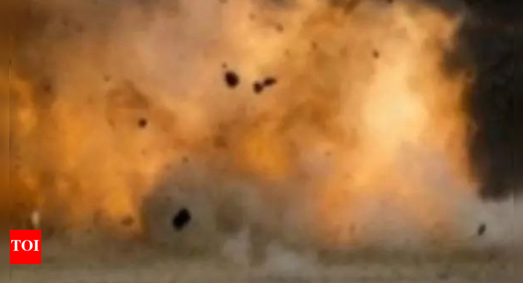 गुजरातमध्ये स्फोट: भरूचमधील औषध कारखान्याला आग, किमान 2 ठार, 20 जखमी