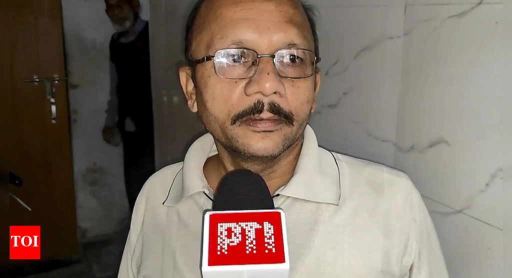 ‘आमचा संपर्क नव्हता’: शाहीनच्या मोठ्या भावाने दिल्ली स्फोटानंतर मौन सोडले; दहशतवादी संबंधावर विश्वास ठेवण्यासाठी कुटुंब संघर्ष करत आहे