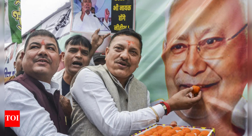 लिट्टी चोख्यापासून जिलेबीपर्यंत: एनडीएने २०० चा टप्पा ओलांडल्याने रस्त्यावर जल्लोष; दिल्ली भाजप मुख्यालय विजयी रात्रीसाठी बिहारी मेजवानीची तयारी करत आहे