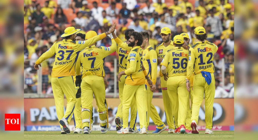 CSK IPL 2026 राखून ठेवण्याची यादी: चेन्नई सुपर किंग्जने मेगा लिलावापूर्वी कायम ठेवलेल्या आणि सोडलेल्या खेळाडूंची संपूर्ण यादी