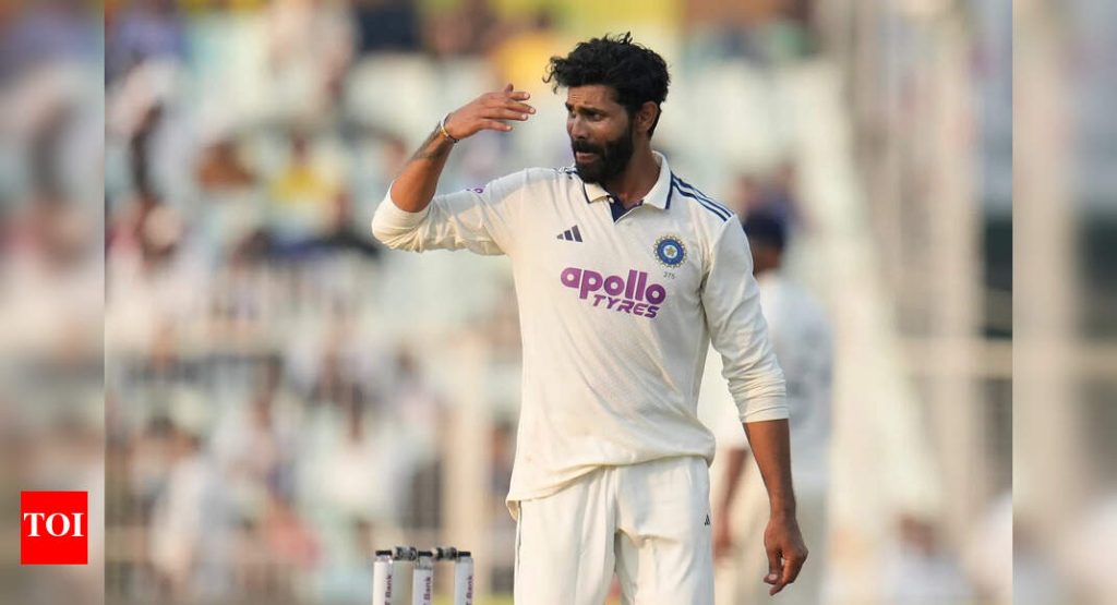 भारत विरुद्ध दक्षिण आफ्रिका थेट धावसंख्या, पहिला कसोटी दिवस 3: रवींद्र जडेजाने चौकार मारून दक्षिण आफ्रिका 93/7 अशी घसरल्याने भारत अव्वल स्थानावर आहे