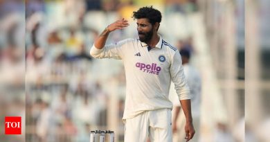 भारत विरुद्ध दक्षिण आफ्रिका थेट धावसंख्या, पहिला कसोटी दिवस 3: रवींद्र जडेजाने चौकार मारून दक्षिण आफ्रिका 93/7 अशी घसरल्याने भारत अव्वल स्थानावर आहे