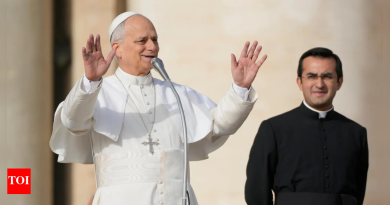 माफीपासून कृतीपर्यंत: व्हॅटिकनने कॅनडाला ६२ कलाकृती परत केल्या; परतीचे मार्गदर्शन करण्यासाठी देशी नेते