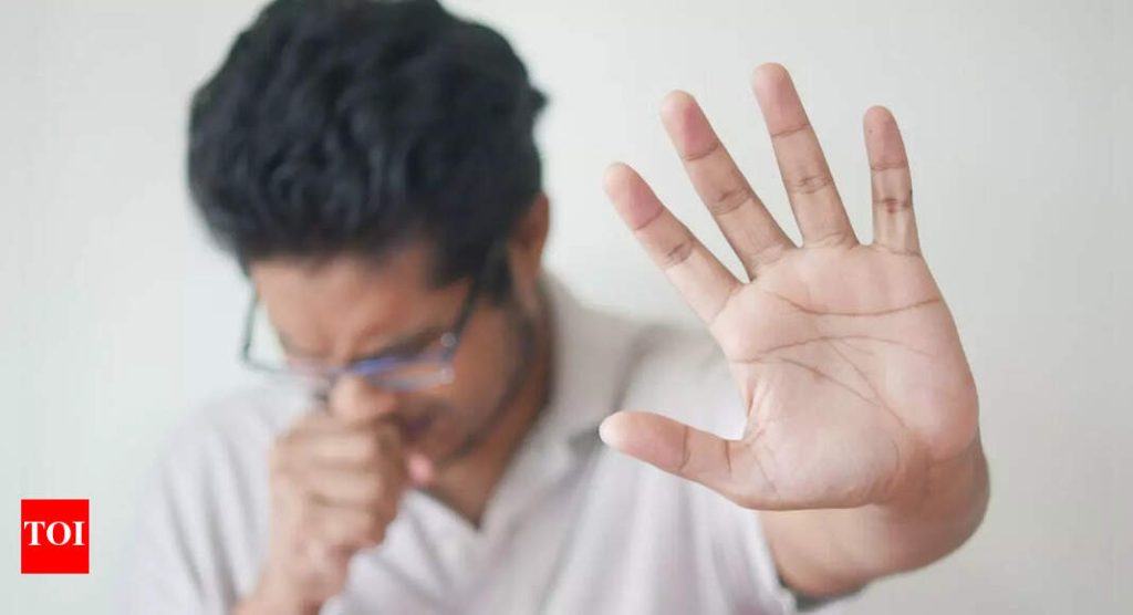 एक खोकला जो दूर होणार नाही? खरे कारण थंडीपेक्षा कितीतरी जास्त गंभीर असू शकते |