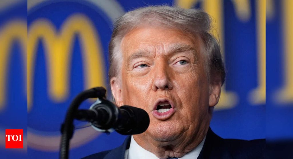 वेगवान यूएस व्हिसा? राष्ट्राध्यक्ष डोनाल्ड ट्रम्प यांनी 2026 विश्वचषक प्रवाशांना मदत करण्यासाठी ‘FIFA पास’चे अनावरण केले