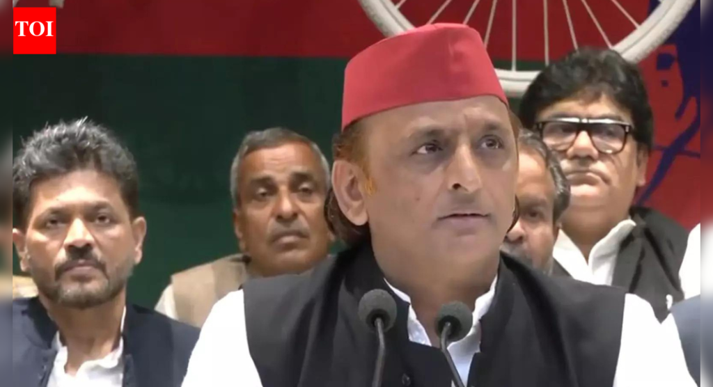 ‘प्रति जागेवर 50 हजार मतं’: अखिलेश यादव यांचा निवडणूक आयोग, भाजपवर मोठा आरोप; यूपी, बंगालला लक्ष्य करण्याचा एसआयआरचा दावा आहे