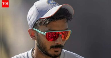 ‘एक मालिका तेरा, एक तेरा’: दक्षिण आफ्रिका विरुद्ध एकदिवसीय सामन्यांमधून अक्षर पटेलच्या वगळल्याने मीम्स, प्रश्न आणि व्यंगचित्रे उफाळून आली