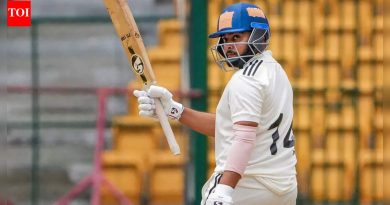 SMAT 2025 लीग टप्प्यासाठी पृथ्वी शॉने रुतुराज गायकवाडच्या जागी महाराष्ट्राचा कर्णधार म्हणून नियुक्ती केली