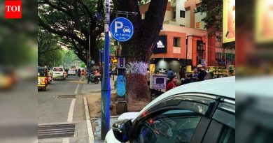 प्रमुख रस्त्यांवरील पीएमसीच्या पे-अँड-पार्क योजनेमुळे नागरिकांना त्रास होतो