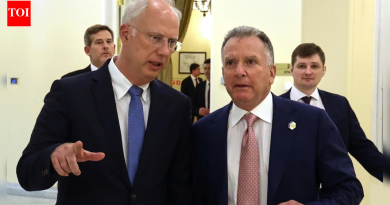 ट्रम्पची खुशामत कशी करायची 101: अमेरिकेच्या दूताने रशियाला शांतता कराराचा धडा दिला; कॉल कोचिंग उघड करते