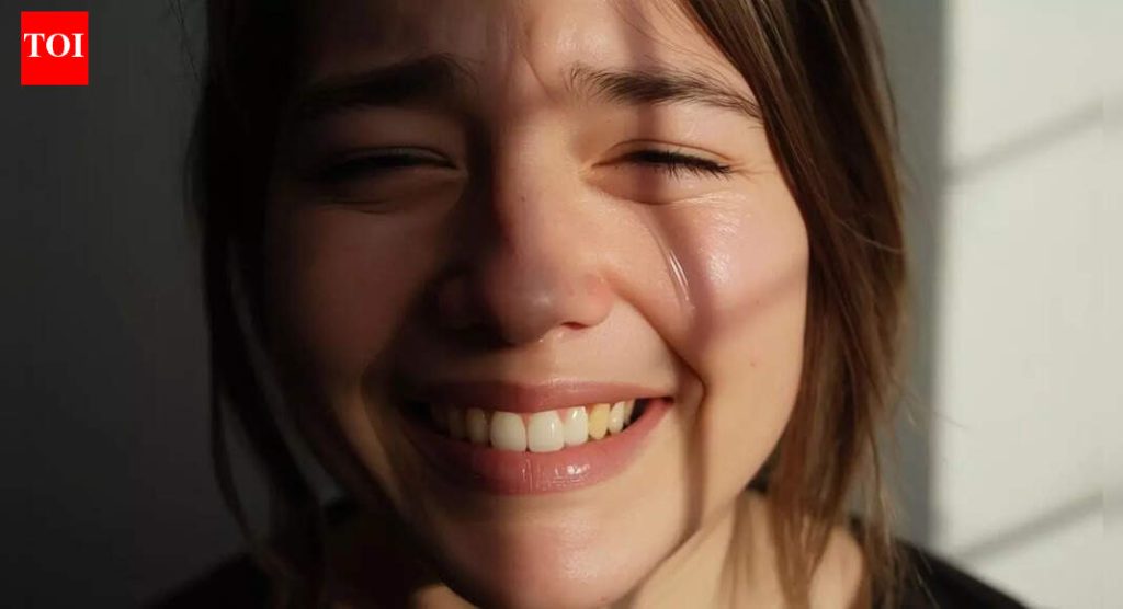 काही लोक वाईट बातमी ऐकून का हसतात: अनपेक्षित भावनिक प्रतिक्रियांमागील मानसशास्त्र |