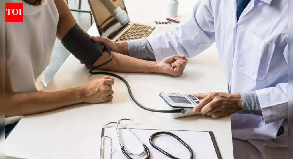 विल्सन रोग म्हणजे काय: त्याची कारणे, लक्षणे आणि आजीवन प्रतिबंध टिपा समजून घेणे |