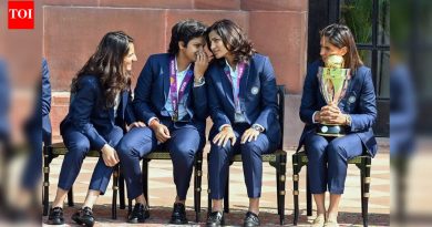 वर्ल्ड चॅम्पियन म्हणून पहिली मालिका: बांगलादेश दौरा पुढे ढकलल्यानंतर भारतीय महिला पाच सामन्यांच्या T20I मालिकेसाठी श्रीलंकेचे यजमानपद भूषवतील