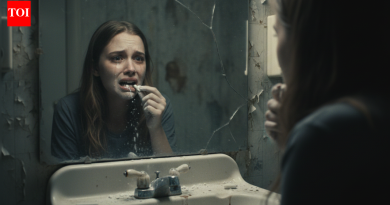 स्लीप एक्सपर्ट सांगतात तुमच्या स्वप्नात दात पडण्यामागील त्रासदायक अर्थ |