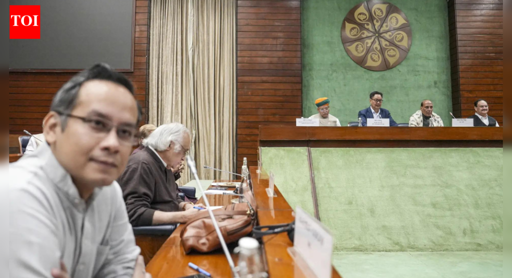 संसदेचे हिवाळी अधिवेशन : दिल्ली स्फोट, SIR वर चर्चेची विरोधकांची मागणी; सरकार म्हणते ऐकण्यास तयार – काय आहे अजेंड्यावर
