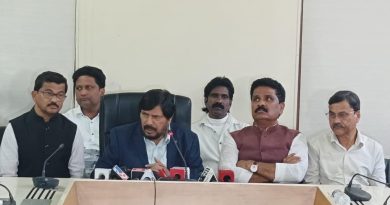 महायुतीचे रिपब्लिकन पक्षाकडे दुर्लक्ष*  *केंद्रीय सामाजिक न्याय मंत्री रामदास आठवले यांची खंत*