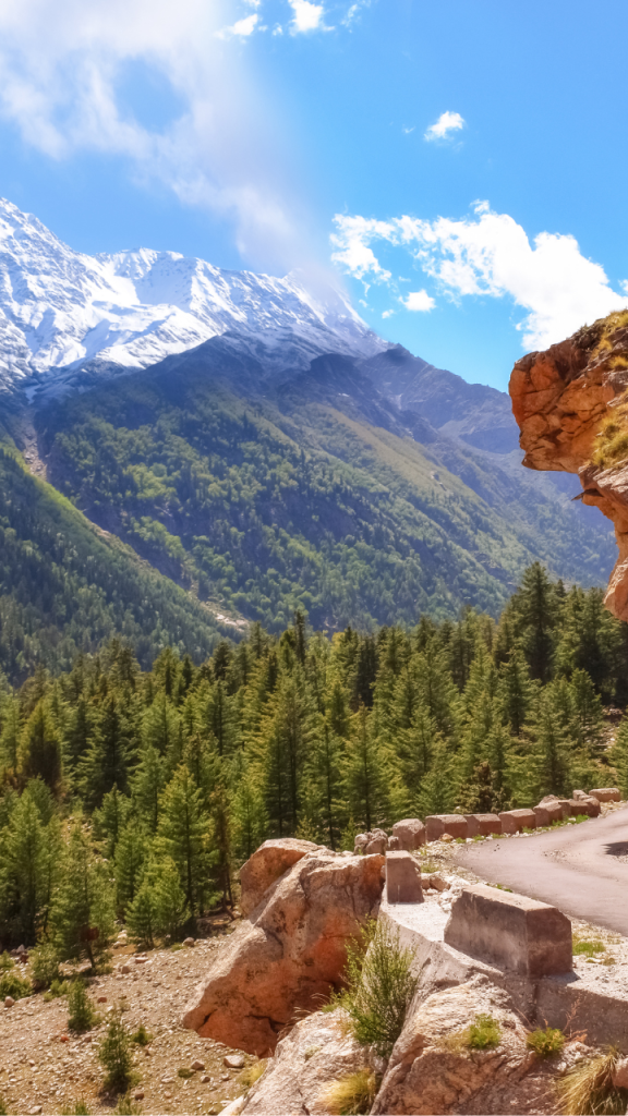 या वर्षाच्या शेवटी भेट देण्यासाठी 10 सुंदर भारतीय गावे