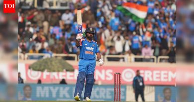 इतिहास पुन्हा लिहिला! रोहित शर्माने शाहीद आफ्रिदीला मागे टाकत वनडेत सर्वाधिक सिक्स हिटर बनवले आहेत