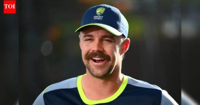 ‘गुलाबी चेंडू, पांढरा चेंडू, लाल चेंडू – कोणाला खरोखर काळजी आहे?’: ट्रॅव्हिस हेडने ऑस्ट्रेलियाच्या परंपरा तोडणाऱ्या कसोटीचा पुनर्विचार केला