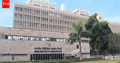 IIT ने ऑफर रद्द करणाऱ्या २०+ कंपन्यांना प्लेसमेंट ड्राइव्हपासून प्रतिबंध केला आहे