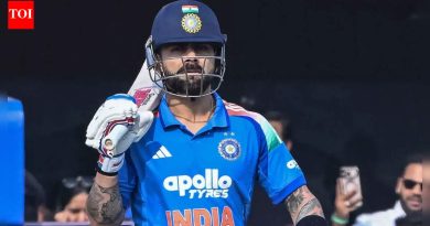 विराट कोहली दुसऱ्या एकदिवसीय सामन्यापूर्वी भारताचे निवडकर्ता प्रज्ञान ओझा यांच्याशी गंभीर संभाषण करताना दिसला – व्हायरल व्हिडिओ पहा