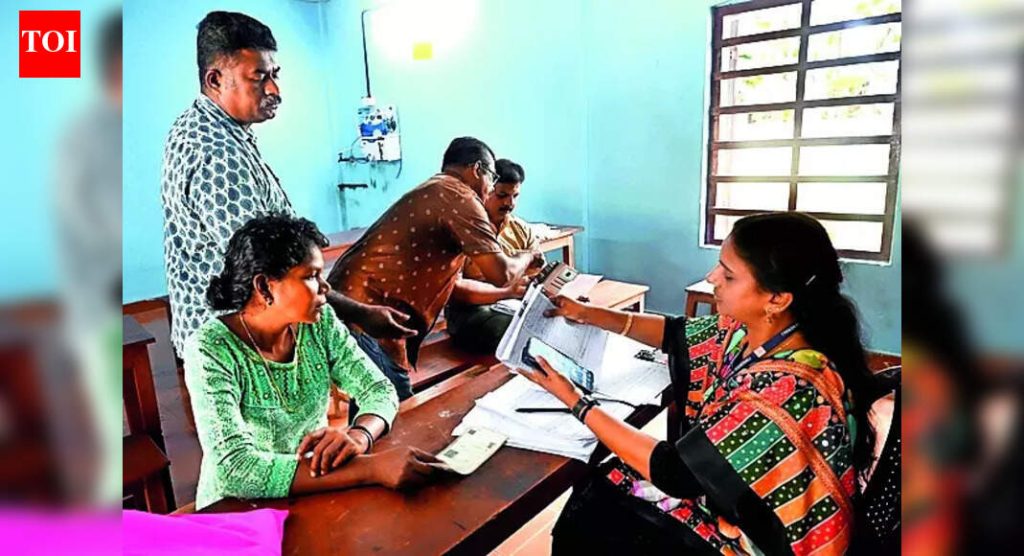 एसआयआरची मुदत वाढवण्याच्या केरळच्या याचिकेवर विचार करा, SC EC ला सांगतो