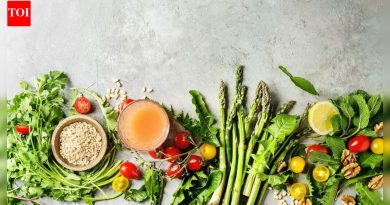 शाकाहारी लोकांना व्हिटॅमिन बी 12 च्या कमतरतेची अधिक शक्यता असते; येथे आहे का |