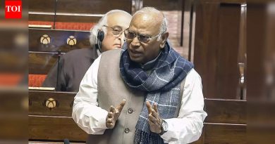 ‘कामगार विरोधी, प्रो-क्रोनी’ कोडमुळे नोकरीच्या सुरक्षेला धोका आहे: खरगे | भारत बातम्या