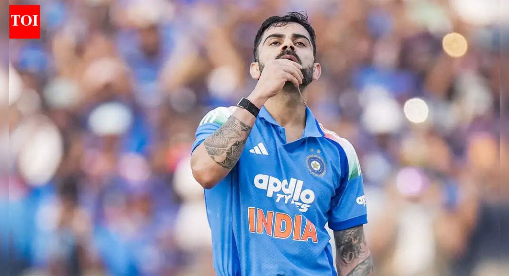 विराट कोहलीच्या ५३व्या वनडे शतकावर अनुष्का शर्माची मनमोहक प्रतिक्रिया व्हायरल झाली — पोस्ट पहा