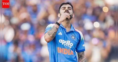 विराट कोहलीच्या ५३व्या वनडे शतकावर अनुष्का शर्माची मनमोहक प्रतिक्रिया व्हायरल झाली — पोस्ट पहा