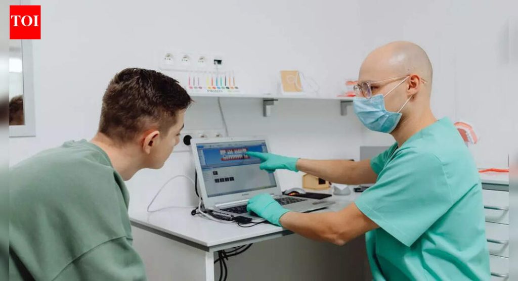 जीवनशैलीच्या सवयी ज्या गुप्तपणे प्रोस्टेटच्या आरोग्यास हानी पोहोचवू शकतात आणि 40 वरील पुरुषांमध्ये लघवीच्या समस्या वाढवू शकतात |