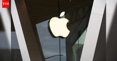 10 पेक्षा जास्त Apple अधिकारी गेल्या काही महिन्यांत प्रतिस्पर्ध्यांमध्ये सामील झाले आहेत; सर्वात कठीण टॅलेंटच्या ‘मागे’ काय ‘संकट’ आयफोन मेकरला तोंड द्यावे लागत आहे