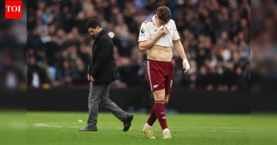 आर्सेनलच्या प्रीमियर लीगच्या विजेतेपदाला मोठा धक्का बसला आहे कारण ॲस्टन व्हिलाने त्यांची 18 सामन्यांची अपराजित धाव संपवली आहे