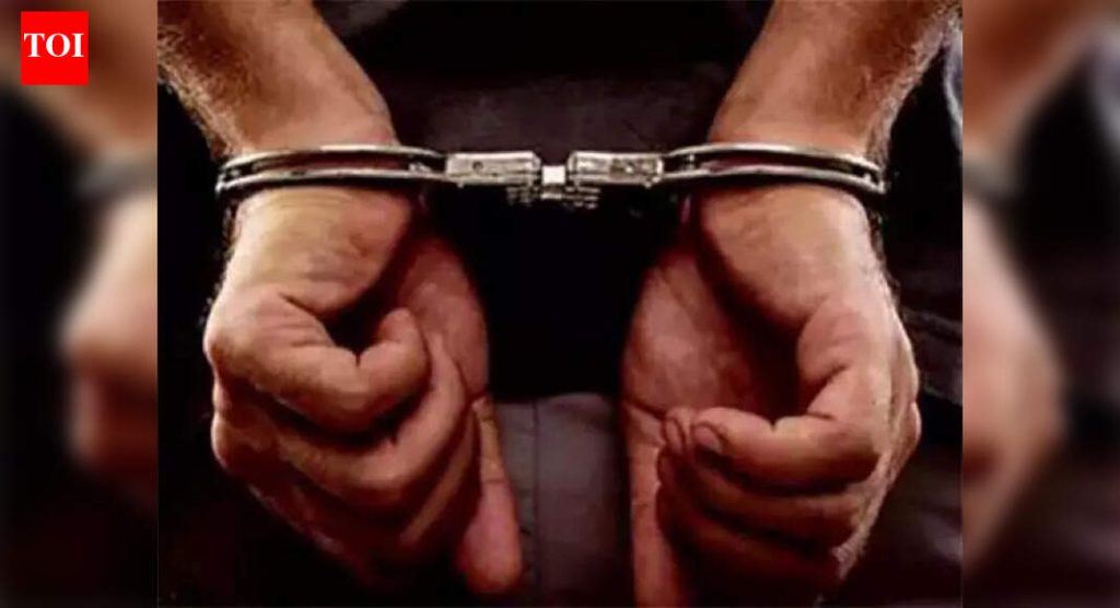 लाचखोरी प्रकरणात ACB ने सरकारी लिक्विडेटर, पॅनेल सदस्याला अटक केली