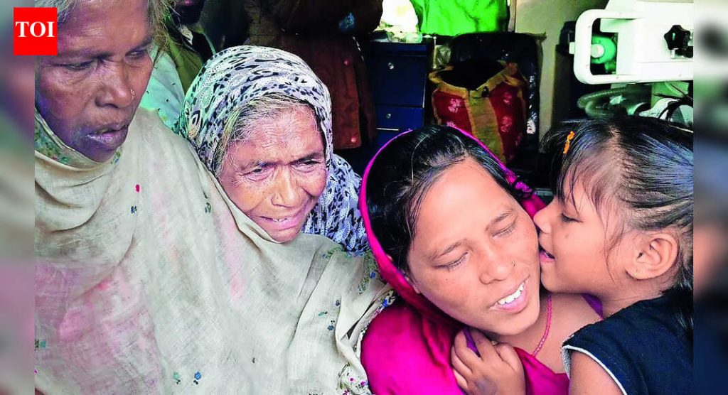 एका कुटुंबासाठी आनंद, दुस-यासाठी दु:ख: सुनाली परत, चुलत बहीण स्वीटी अजूनही बांगलादेशात अडकली आहे. भारत बातम्या