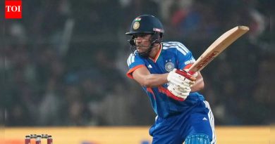 ‘त्याच्यावर कधीही सॅमसन निवडा’: शुभमन गिल परतताना अपयशी; चाहत्यांचे ‘पोस्टर बॉय’ लक्ष्य | क्रिकेट बातम्या