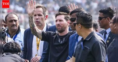 ‘आम्हाला आमचे पैसे परत हवे आहेत’: लिओनेल मेस्सीच्या झलकसाठी 12,000 रुपयांचे तिकीट – संतप्त चाहत्यांनी सॉल्ट लेक स्टेडियमची तोडफोड केली