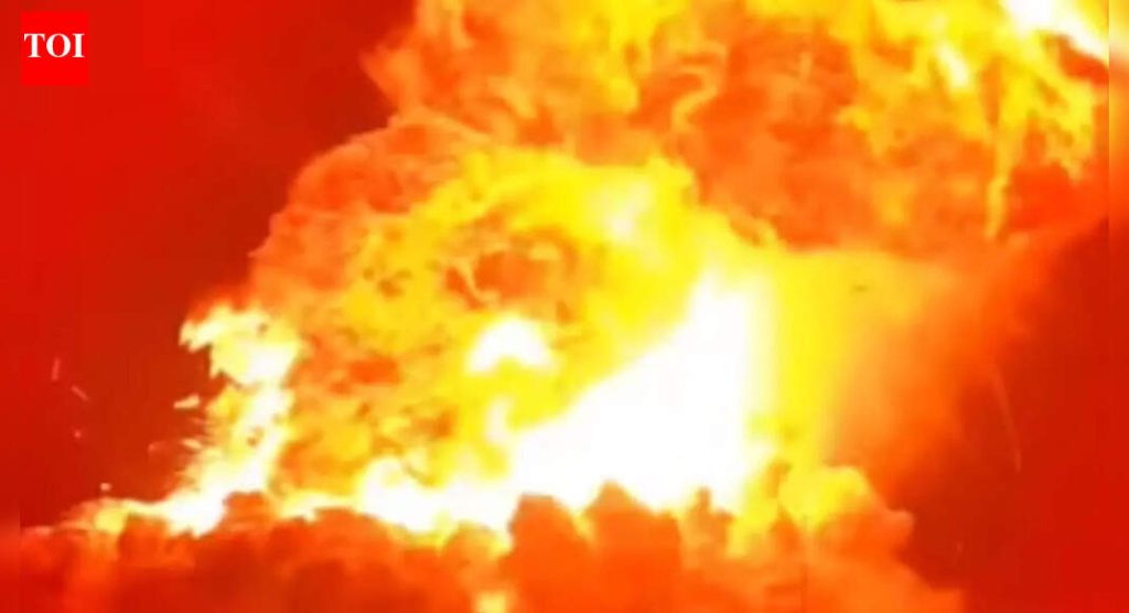 नौदल दारूगोळा सुविधेजवळ स्फोट, घबराट पसरली: कर्नाटकातील गावांमध्ये 30 घरांना तडे; रहिवाशांनी भूकंपाचे धक्के जाणवल्याची माहिती दिली