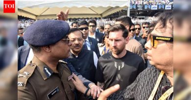 लिओनेल मेस्सीच्या कोलकाता भेटीची अनागोंदी: सॉल्ट लेक स्टेडियमवरील गर्दीच्या रोषासाठी पोलिस प्रमुखांनी ‘गैरव्यवस्थापन’ला जबाबदार धरले
