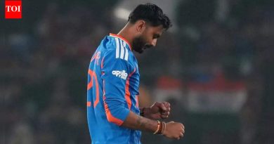 IND vs SA: अक्षर पटेल दक्षिण आफ्रिका विरुद्ध T20I मालिकेतून बाहेर; त्यांच्या जागी शाहबाज अहमद यांची नियुक्ती करण्यात आली आहे