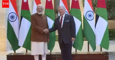 जॉर्डन भेट: पंतप्रधान मोदींनी अम्मानमध्ये राजा अब्दुल्ला द्वितीय यांची भेट घेतली; नेते गाझा, दहशतवादविरोधी चर्चा | भारत बातम्या