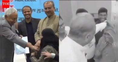 Nitish Kumar hijab video row: अशोक गेहलोतच्या व्हिडीओवरून भाजपने विरोध केला; काँग्रेसवर प्रहार