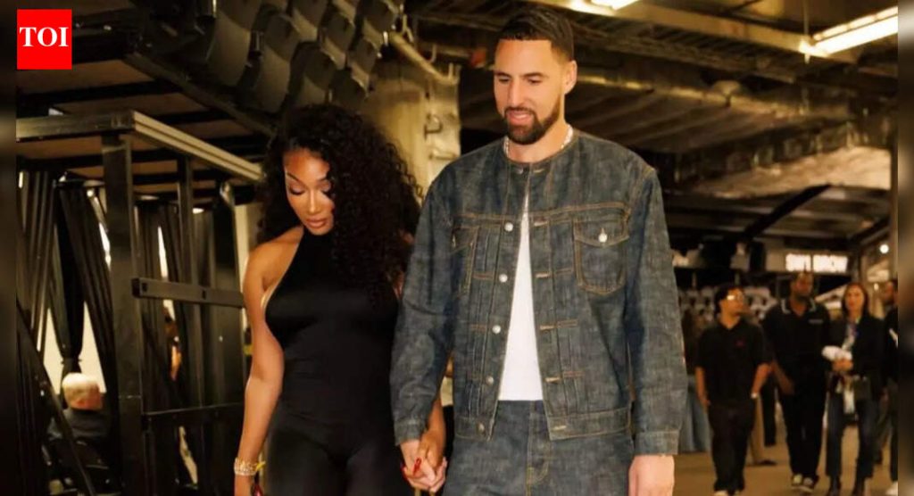 मेगन थी स्टॅलियन अनपेक्षित आणि रोमँटिक क्षणात क्ले थॉम्पसनची फॅशन मार्गदर्शक बनली