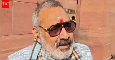 ‘काहीही चूक नाही’: भाजप मंत्री गिरिराज सिंह यांनी हिजाबच्या वादावर बिहारच्या मुख्यमंत्र्यांचे समर्थन केले; नितीश कुमारांना ‘पालक’