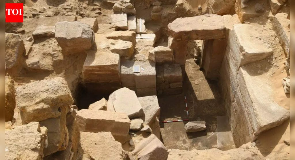 इजिप्तमध्ये सूर्यदेव रा यांना समर्पित 4,500 वर्षे जुने सूर्यमंदिर उदयास आले; पुरातत्वशास्त्रज्ञ उघड करतात |