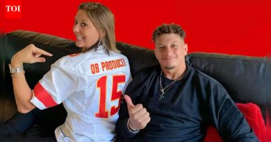 ‘पॅट्रिकला वर उचलल्याबद्दल धन्यवाद’: पॅट्रिक माहोम्सच्या गुडघ्याच्या शस्त्रक्रियेनंतर रँडी माहोम्सचा कृतज्ञता भरलेला प्रतिसाद चाहत्यांना अंतर्भूत आणि प्रेमळ वाटतो | NFL बातम्या