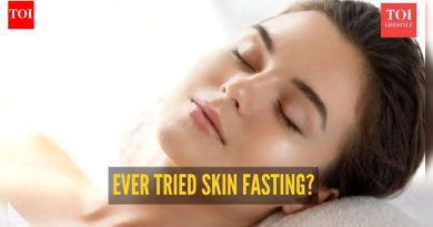 त्वचा उपवास म्हणजे काय? व्हायरल स्किनकेअर ट्रेंड जो “कमी करा” म्हणतो |